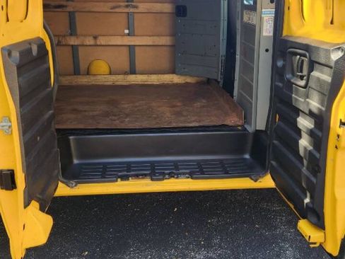 Used 2012 GMC Savana 2500 Extended RWD image 4