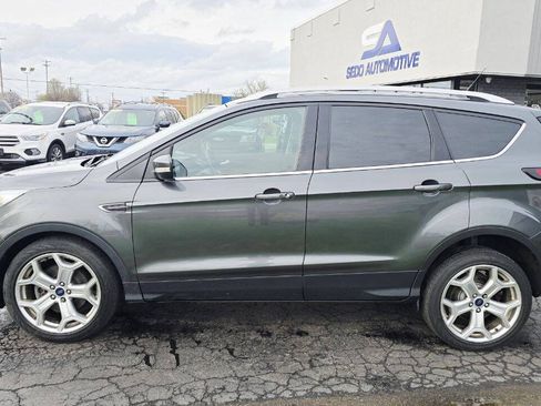 Used 2019 Ford Escape Titanium AWD/4WD image 3
