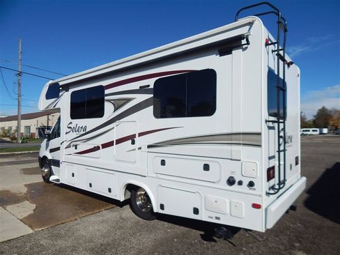 Used 2015 Mercedes-Benz Sprinter 3500 image 2