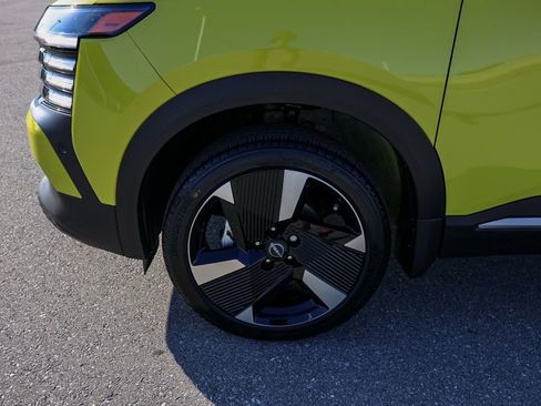 New 2026 Nissan Kicks SR image 11