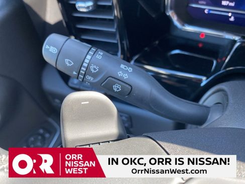 Used 2025 Chevrolet Silverado 1500 LTZ image 29