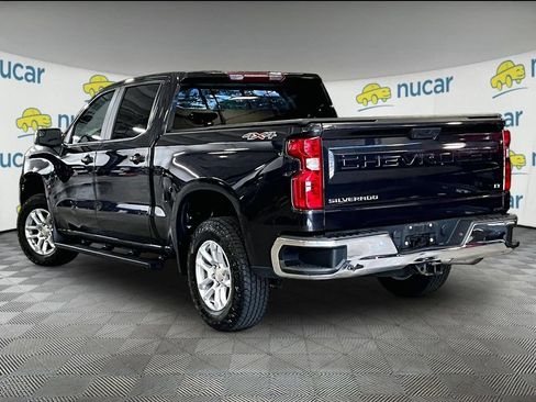 Used 2022 Chevrolet Silverado 1500 LT AWD/4WD image 4
