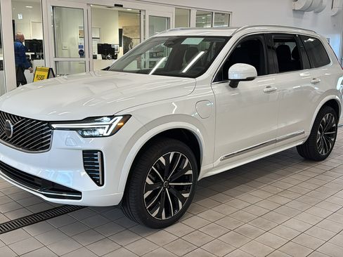 New 2026 Volvo XC90 T8 Core w/ Protection Package AWD/4WD image 9