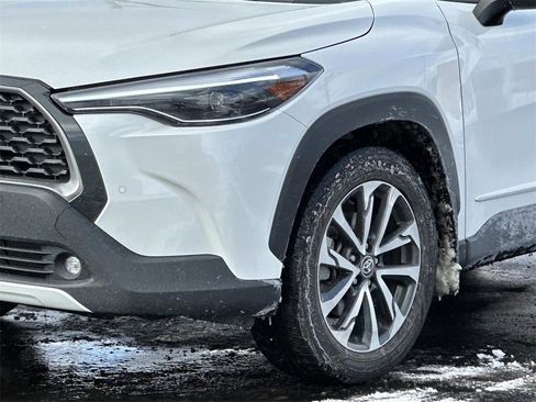 Certified 2023 Toyota Corolla Cross XLE w/ Convenience Package image 8