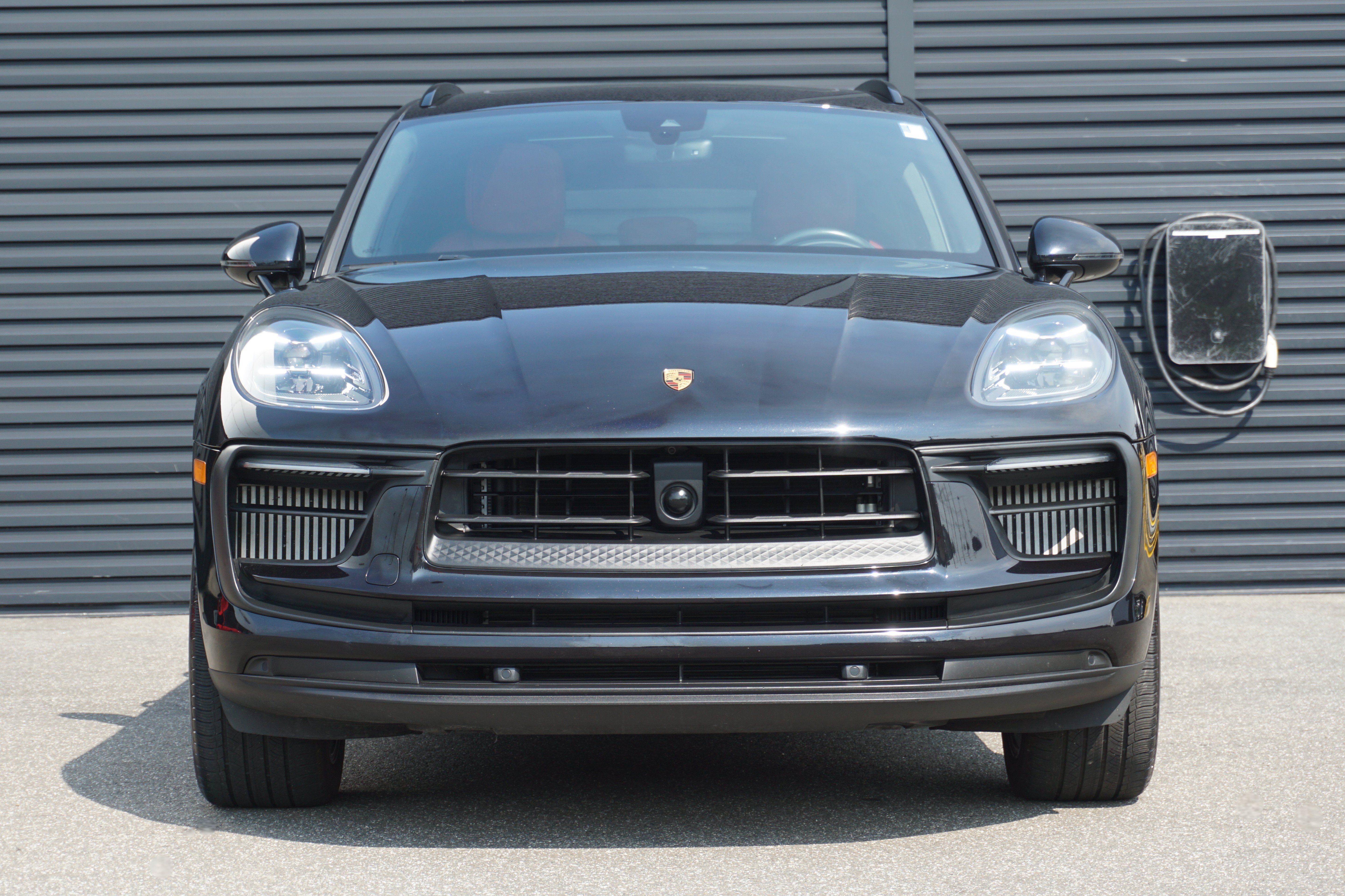 Certified 2023 Porsche Macan S AWD/4WD image 11