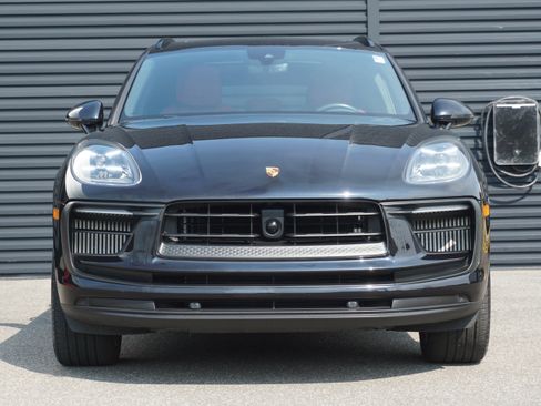 Certified 2023 Porsche Macan S AWD/4WD image 11
