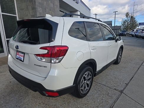 Used 2023 Subaru Forester Premium image 26