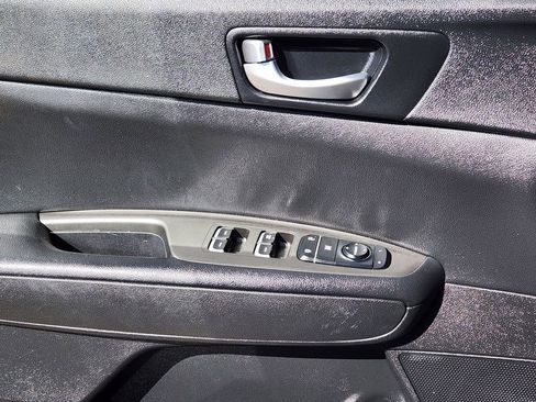 Used 2020 Kia Optima LX image 3