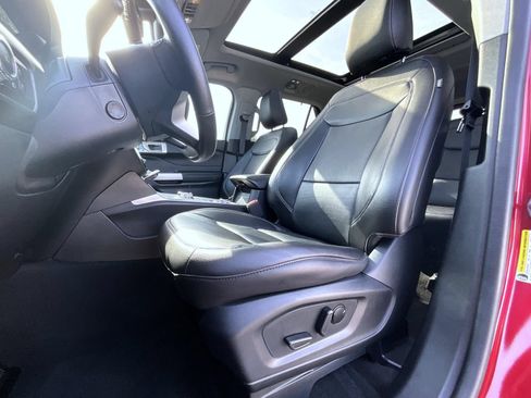 Used 2023 Ford Explorer Limited w/ Equipment Group 301A AWD/4WD image 11