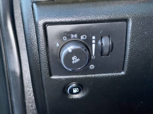 Used 2014 Jeep Grand Cherokee Limited image 48