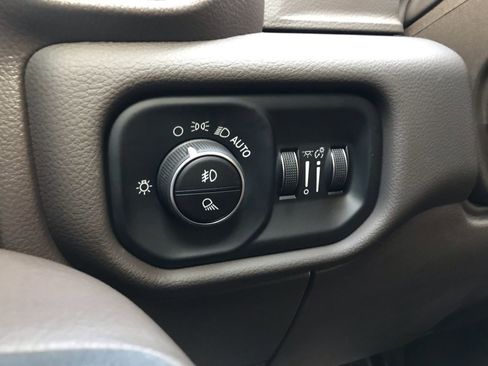 New 2026 RAM 2500 Laramie AWD/4WD image 29