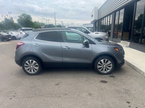 Used 2020 Buick Encore Preferred FWD image 2