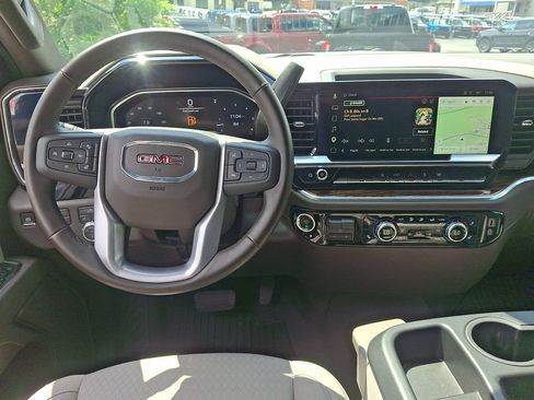 Used 2026 GMC Sierra 2500 SLE w/ Preferred Package AWD/4WD image 11