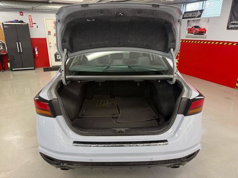 Used 2023 Nissan Altima 2.5 SR w/ SR Premium Package image 13