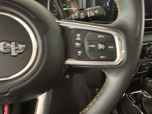 Used 2024 Jeep Wrangler Unlimited Sahara AWD/4WD image 19