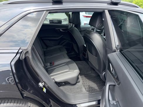 Used 2021 Audi Q8 Prestige AWD/4WD image 29
