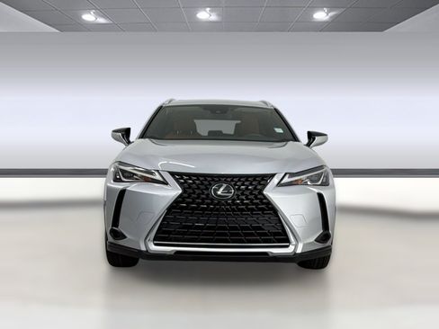 Used 2019 Lexus UX 200 w/ Accessory Package 2 FWD image 6