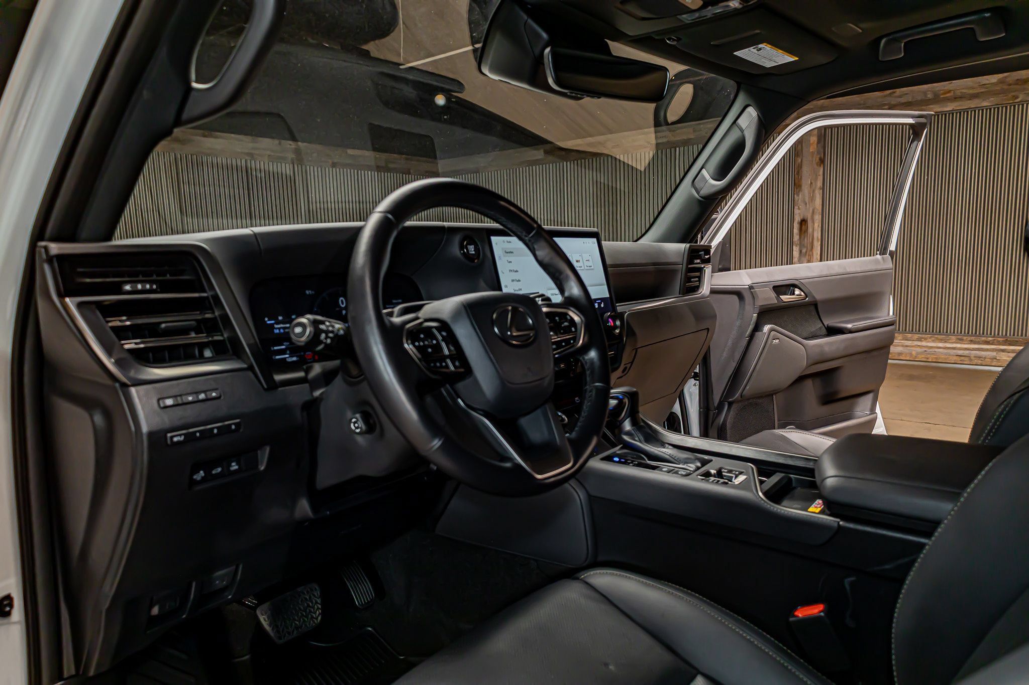 Used 2024 Lexus GX 550 AWD/4WD image 13