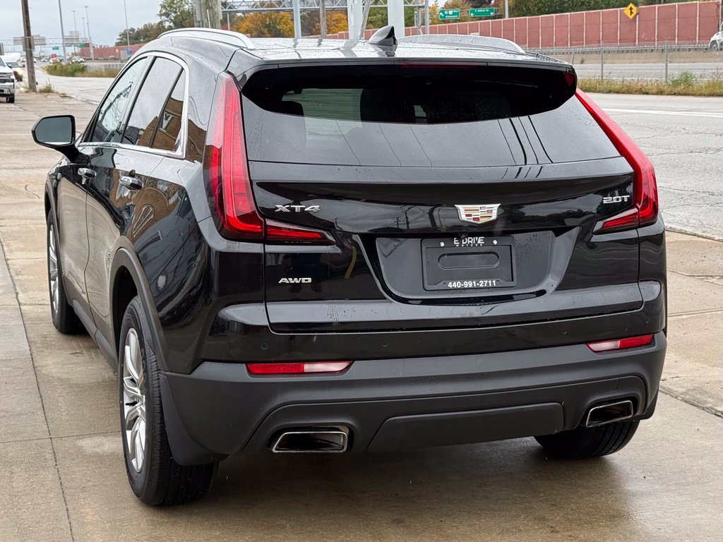 Used 2019 Cadillac XT4 Luxury w/ Cold Weather Package AWD/4WD image 9