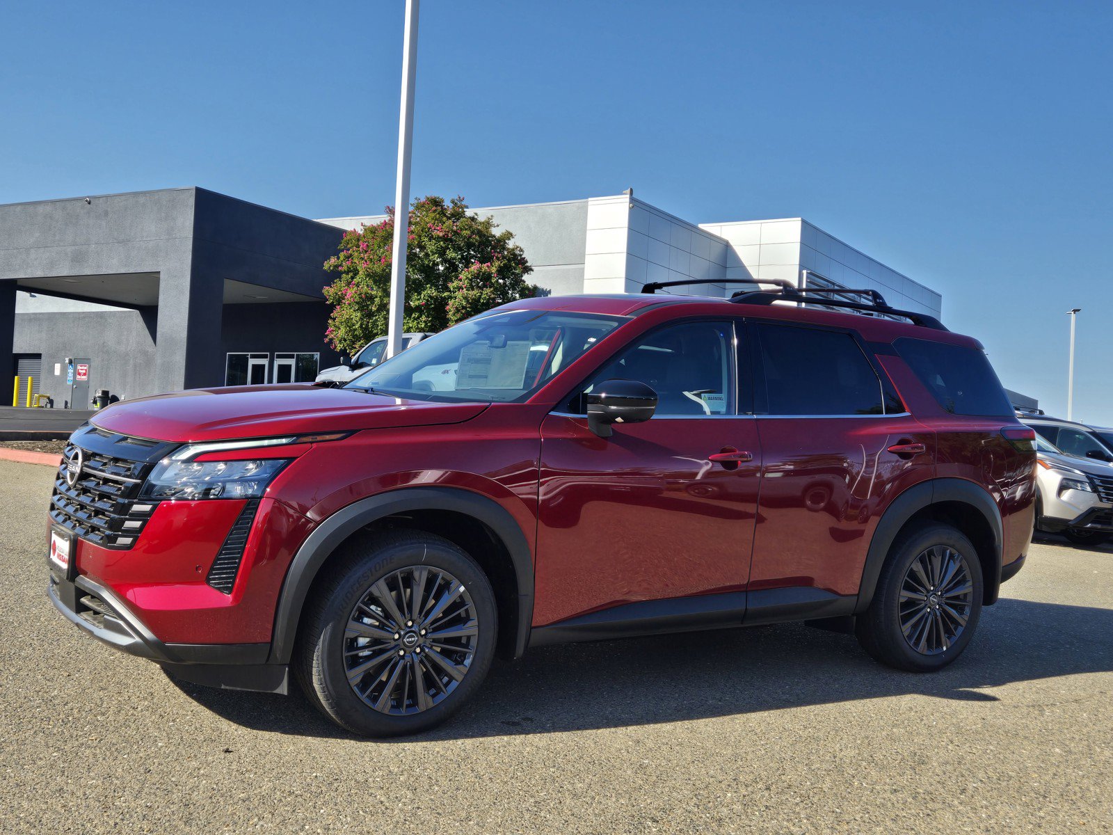 New 2026 Nissan Pathfinder SL w/ SL Premium Package (P04) AWD/4WD image 7