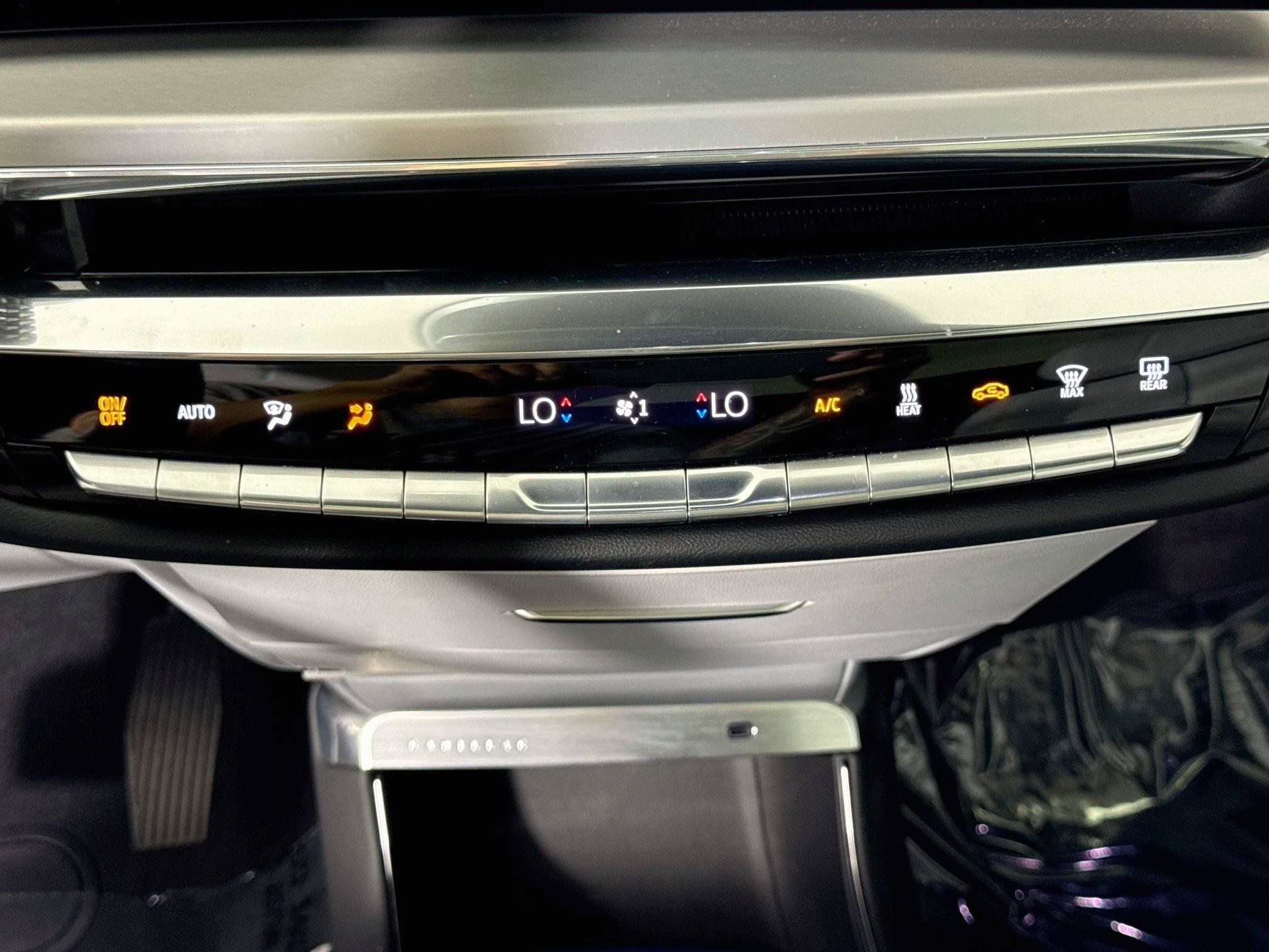 Used 2024 Cadillac Lyriq Luxury RWD image 18