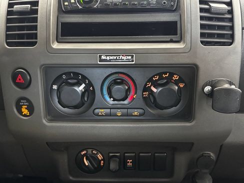 Used 2005 Nissan Frontier NISMO AWD/4WD image 17