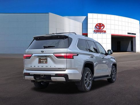 Used 2025 Toyota Sequoia Limited AWD/4WD image 10