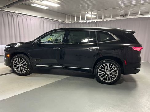 New 2026 Buick Enclave Avenir image 4