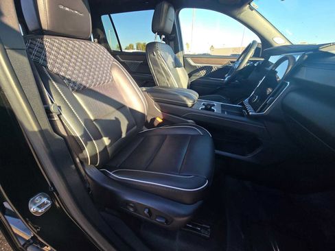 Used 2024 GMC Acadia Denali w/ Super Cruise Package image 11