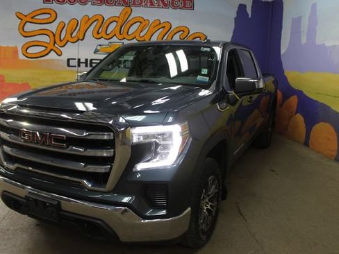 Used 2021 GMC Sierra 1500 SLE w/ X31 Off-Road Package AWD/4WD image 4