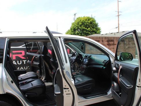 Used 2011 Toyota Highlander Limited image 20