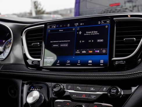 New 2026 Chrysler Pacifica Select AWD/4WD image 19