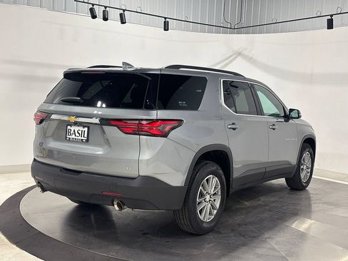 Used 2023 Chevrolet Traverse LT FWD image 11