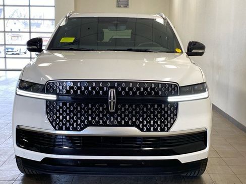 New 2026 Lincoln Navigator L Reserve AWD/4WD image 3