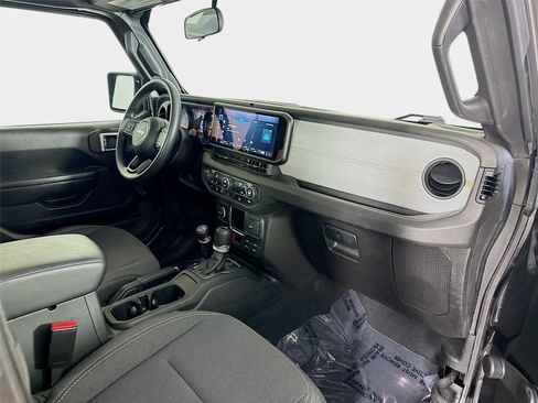 Used 2024 Jeep Gladiator Sport AWD/4WD image 27