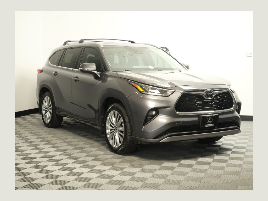 Used 2023 Toyota Highlander Platinum AWD/4WD image 1