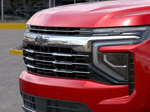 New 2026 Chevrolet Suburban LT image 13
