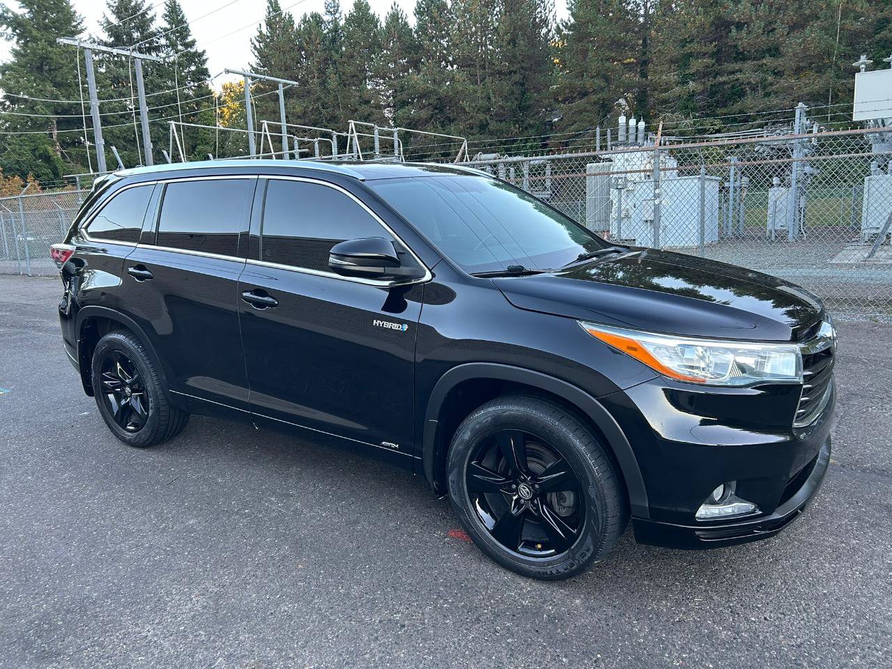 Used 2016 Toyota Highlander Limited AWD/4WD image 3