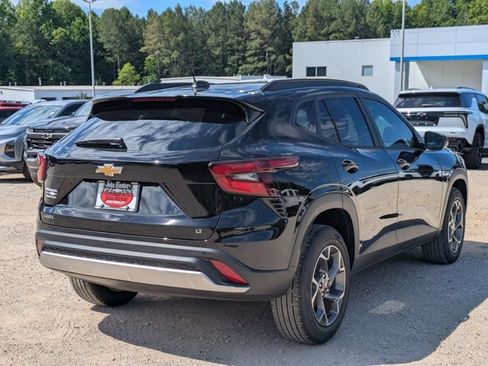 New 2026 Chevrolet Trax LT w/ Driver Confidence Package FWD image 2