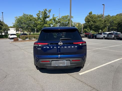 Used 2025 Nissan Pathfinder SV FWD image 6
