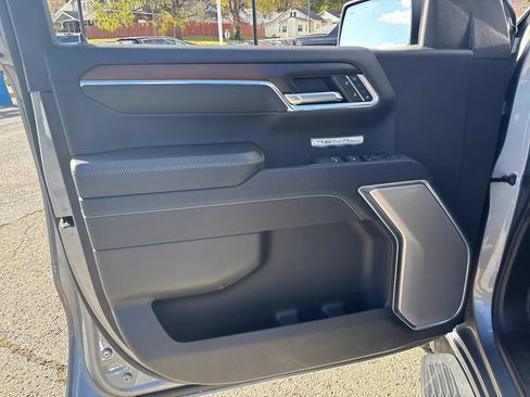 Used 2025 GMC Sierra 1500 Denali image 16
