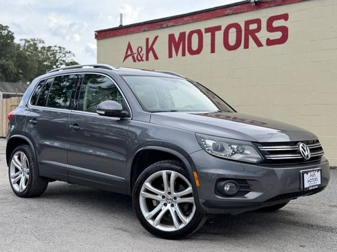 Used 2013 Volkswagen Tiguan SE FWD image 1