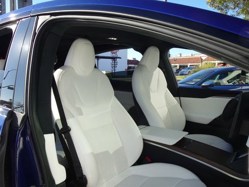 Used 2023 Tesla Model X image 22