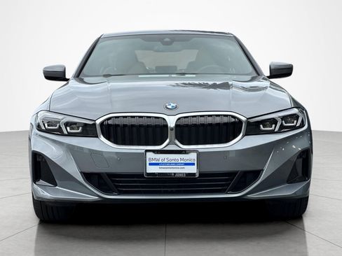 Used 2023 BMW 330i Sedan w/ Parking Assistance Package RWD image 8