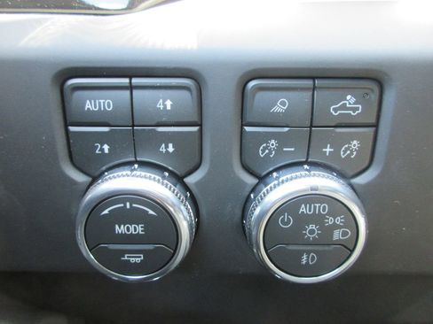 New 2026 GMC Sierra 2500 AT4 w/ AT4 Premium Plus Package AWD/4WD image 18