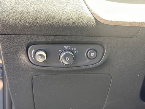 Used 2021 Buick Encore GX Preferred image 24