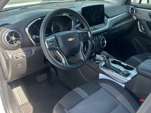 Used 2025 Chevrolet Blazer LT AWD/4WD image 18