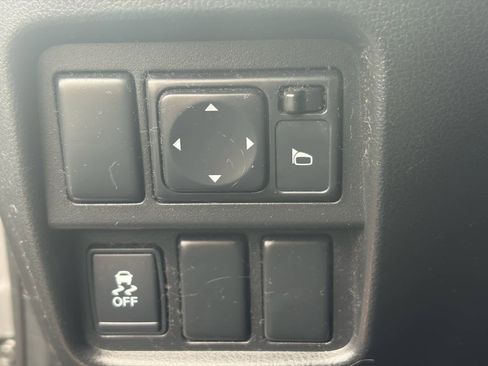 Used 2014 Nissan Juke S image 10