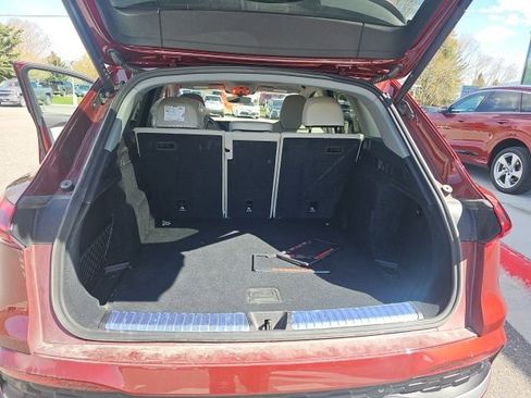 Used 2025 Audi Q5 Premium Plus w/ Premium Plus AWD/4WD image 11