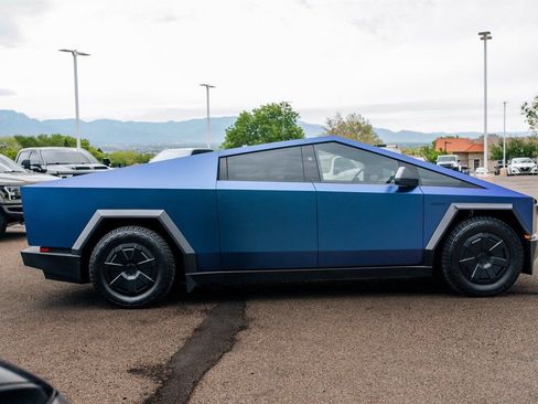 Used 2024 Tesla Cybertruck AWD Crew Cab image 8